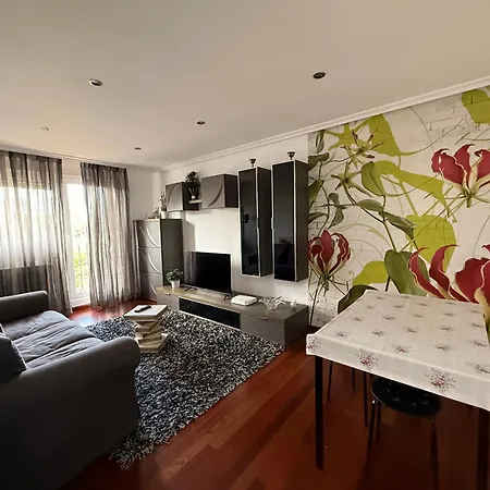 Bajo Con Jardin En * Cartes